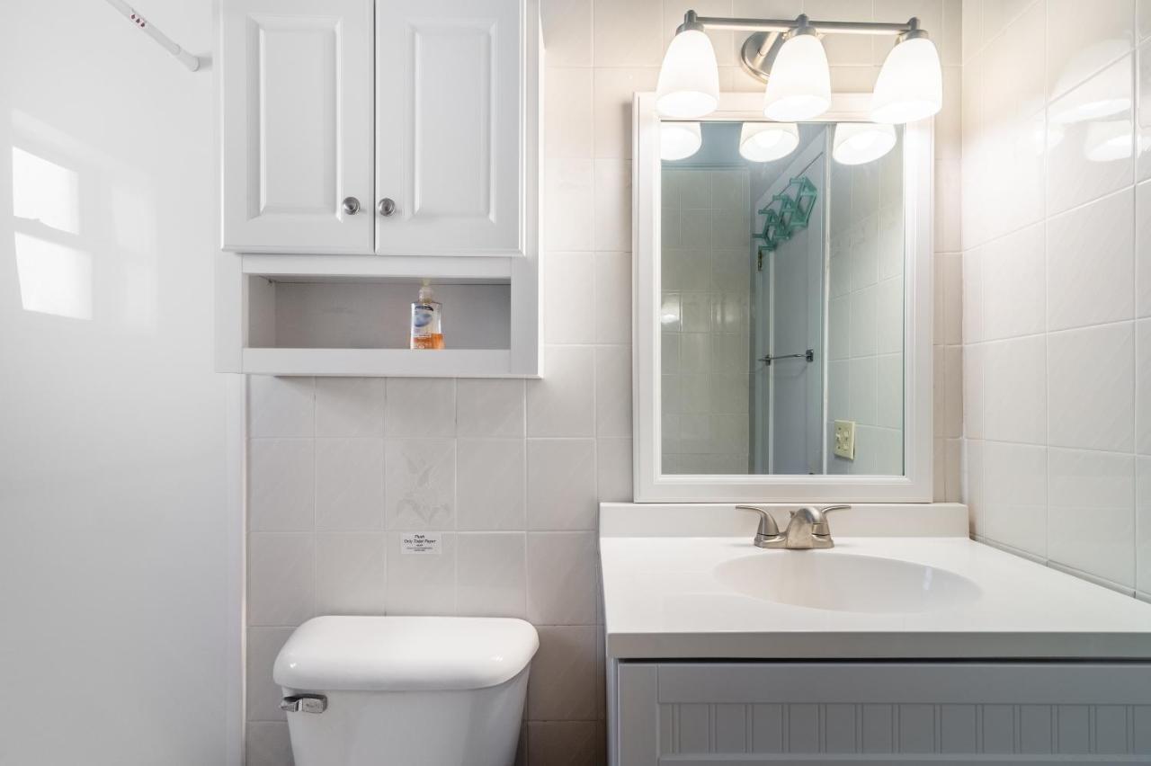 Cute One Bedroom At The Coral Resort Apts Clearwater Beach Exteriör bild