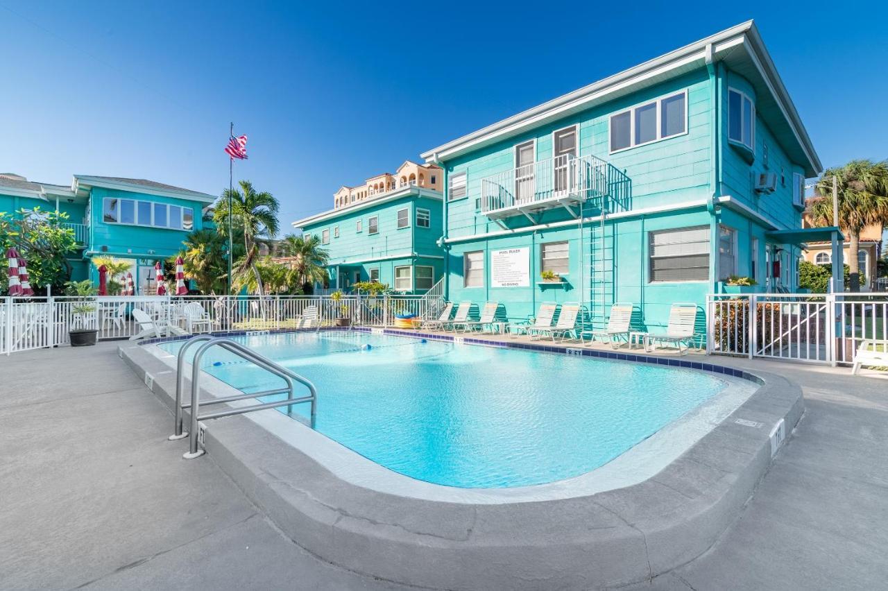Cute One Bedroom At The Coral Resort Apts Clearwater Beach Exteriör bild
