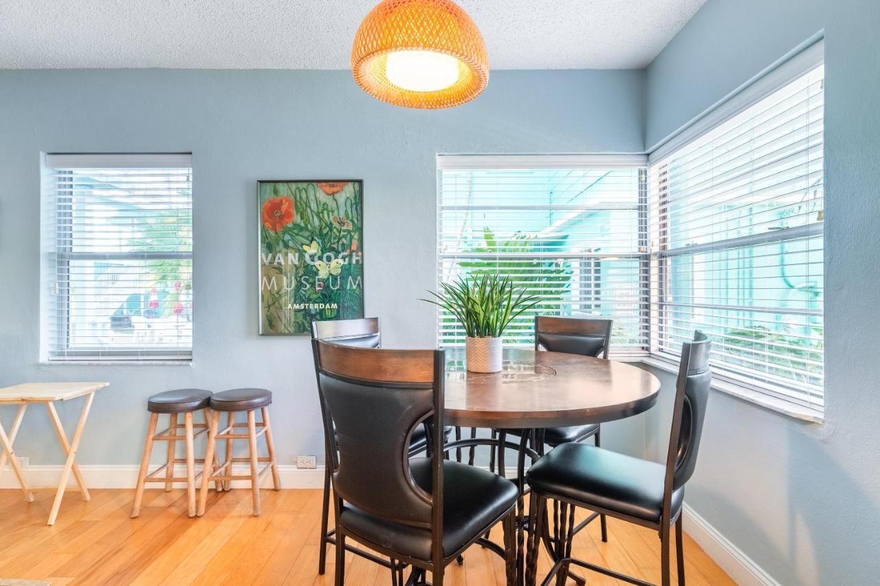 Cute One Bedroom At The Coral Resort Apts Clearwater Beach Exteriör bild